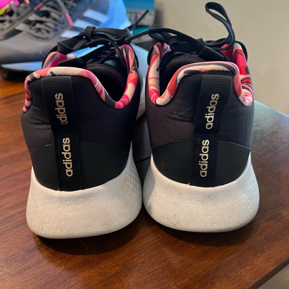 Adidas women’s sneakers - Picture 3 of 5